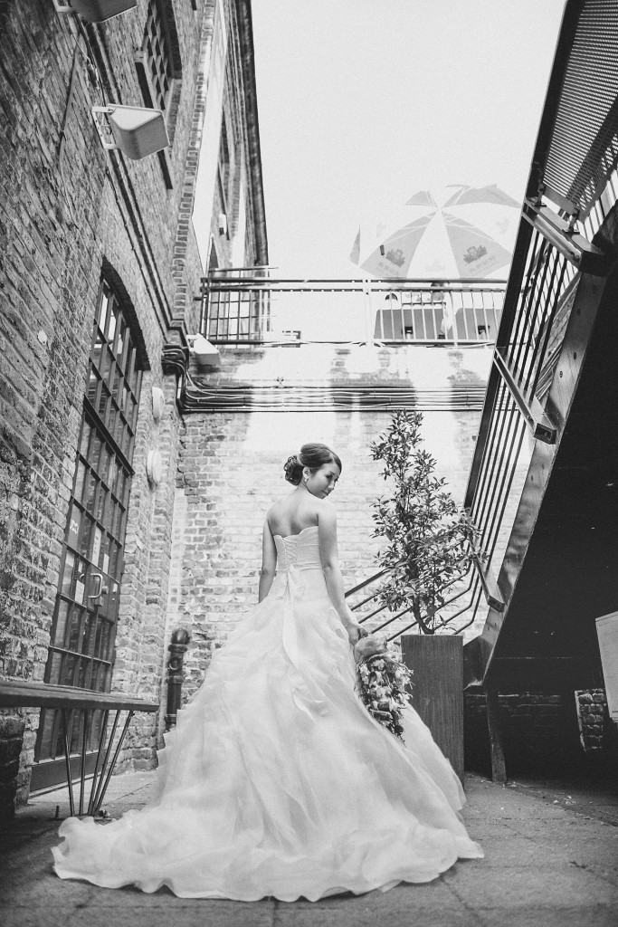 nicholas-lau-nicholau-weddings-london-world-global-film-photography-beautiful-pretty-blog-first-wedding-love-cute-white-dress-chinese-asian-outdoor-sun-courtyard-black-and-white