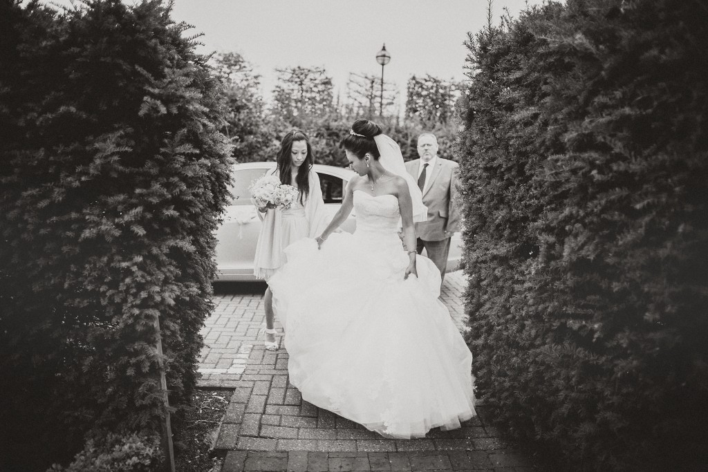 nicholas-lau-nicholau-weddings-london-film-photography-beautiful-pretty-blog-first-wedding-love-cute-chinese-asian-black-and-white-the-bride-arrives