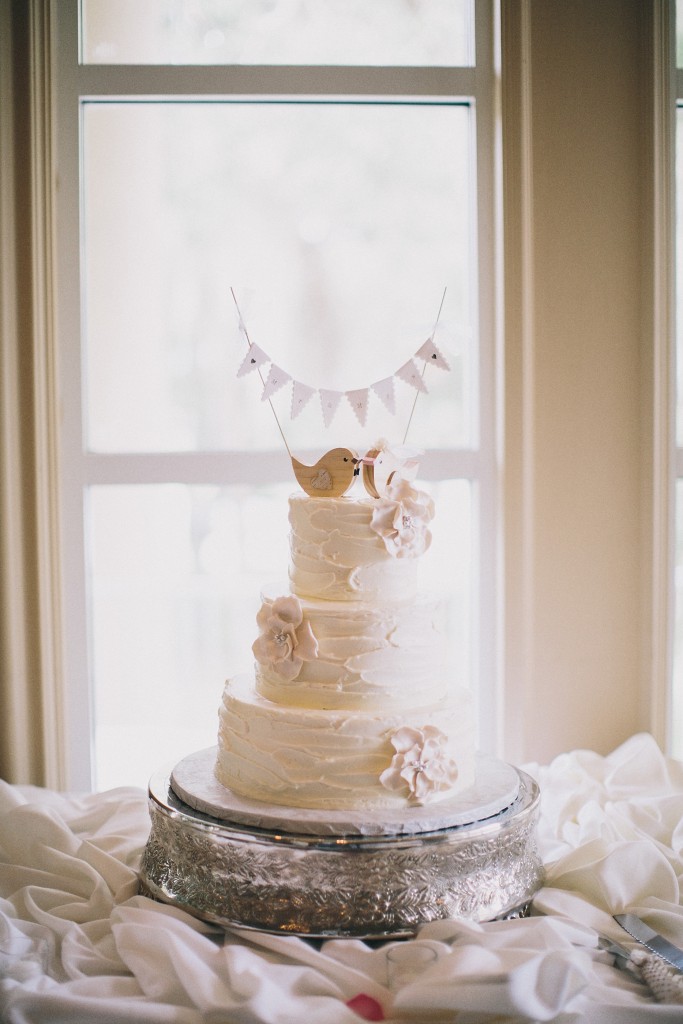 nicholas-lau-nicholau-weddings-london-film-photography-beautiful-pretty-blog-florida-wedding-love-cute-white-dress-chinese-korean-asian-cake-window-three-tiers-bird-on-it