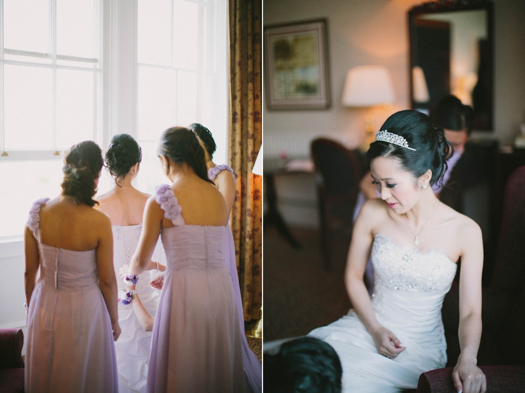 nicholas-lau-nicholau-london-film-photography-chinese-asian-wedding-bride-with-bridesmaids-dressing-room