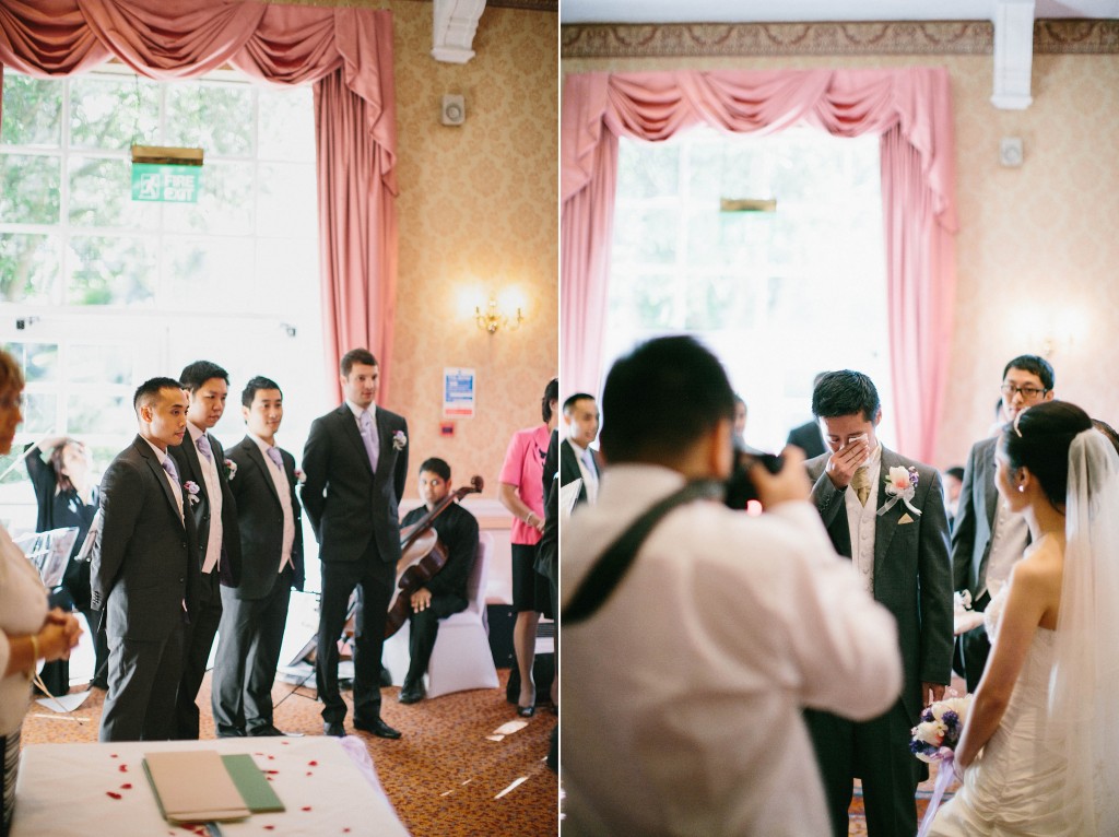 nicholas-lau-nicholau-london-film-photography-chinese-asian-wedding-groom-crying-tearing-up-groomsmen