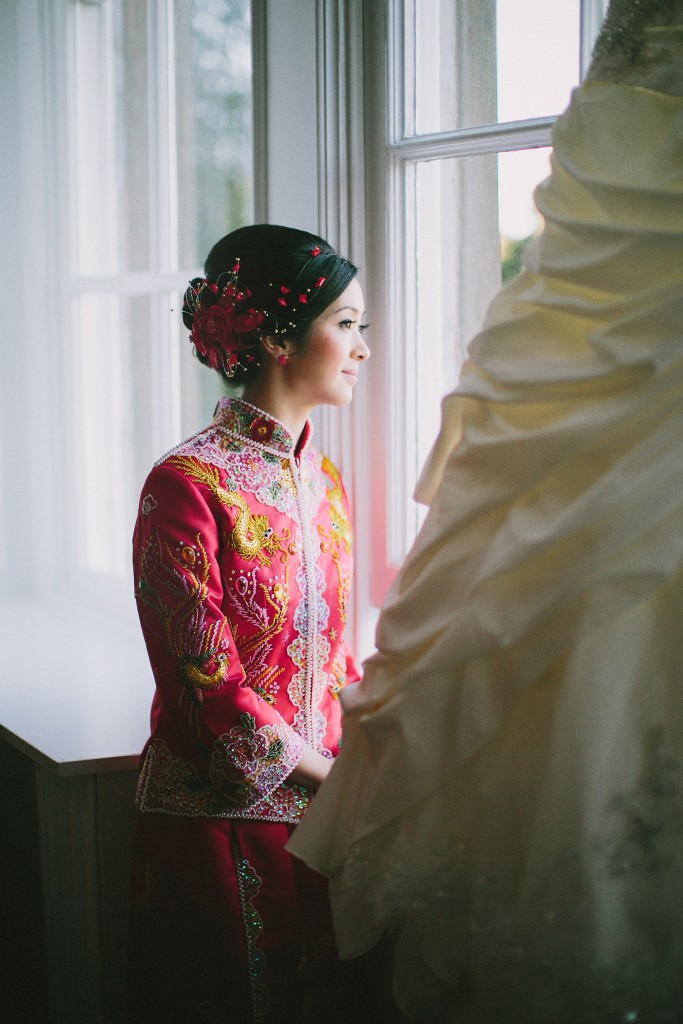 nicholas-lau-nicholau-london-film-photography-chinese-asian-wedding-western-eastern-wedding-traditions-two-dresses-qi-pao