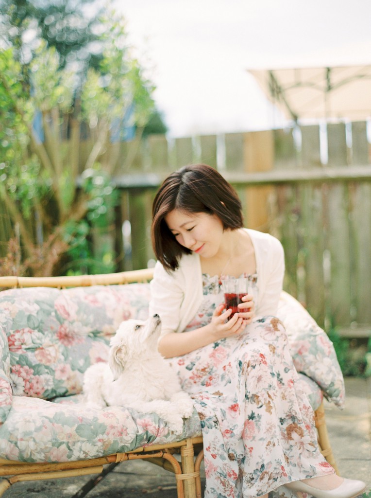 Nicholas-lau-nicholau-lifestyle-portrait-film-photography-fuji-400-contax-645-garden-girl-taiwanese-summer-sunny-floral-dress-pale-bob-hair-charming-elegant-sitting-pretty-dog-beautiful-girl