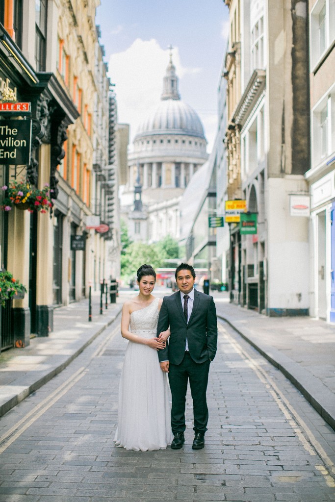 nicholas-lau-nicholau-chinese-london-uk-film-fine-art-photography-engagement-couple-pre-wedding-portra-160-400-800-fuji-contax-645-bank-side-love-st-pauls-stand-in-street-together-bread-street