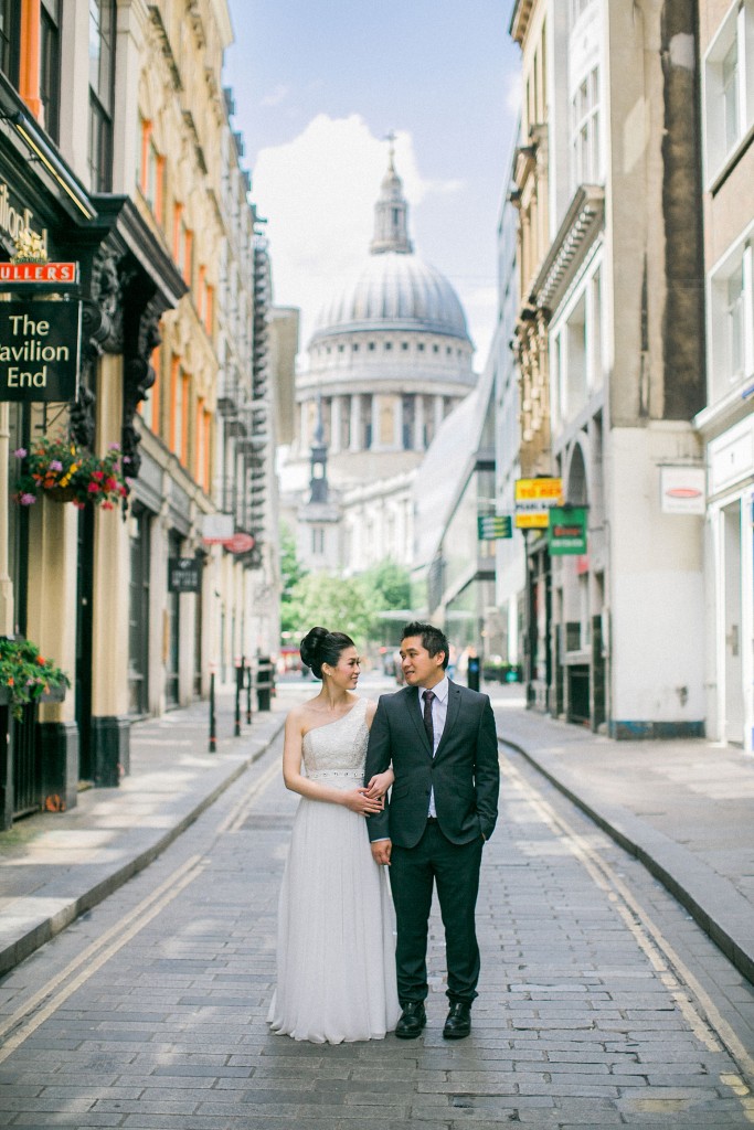 nicholas-lau-nicholau-chinese-london-uk-film-fine-art-photography-engagement-couple-pre-wedding-portra-160-400-800-fuji-contax-645-bank-side-love-st-pauls-stand-in-street-together-bread-street-b