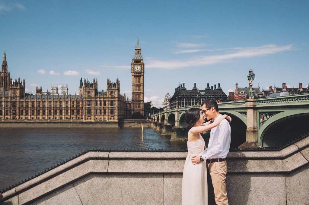 nicholas-lau-nicholau-romance-london-uk-engagement-asian-chinese-hong-kong-couple-photography-film-fine-art-holland-park-house-of-parliament-south-bank-waterloo-big-ben-kiss-hug-hold-24mm-b