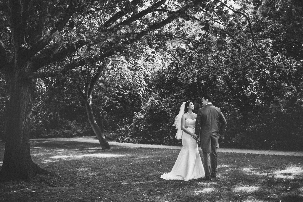 nicholas-lau-photo-photography-wedding-uk-london-asian-chinese-black-white-garden-canaopy-under-the-trees-bride-groom