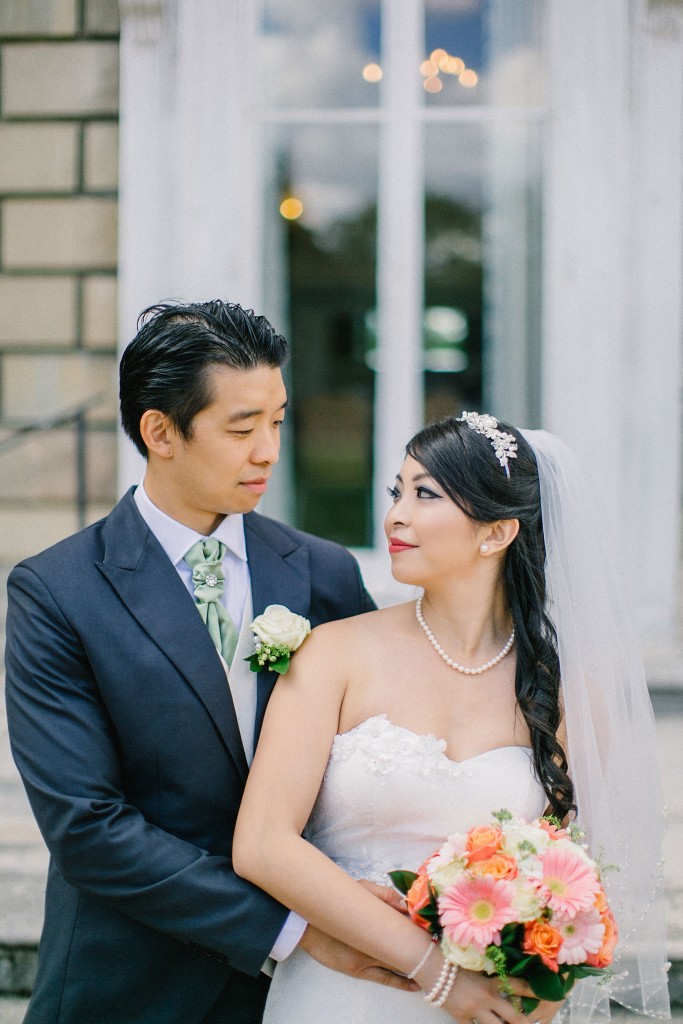 nicholas-lau-photo-photography-wedding-uk-london-asian-chinese-bride-groom-hugging-holding-from-behind