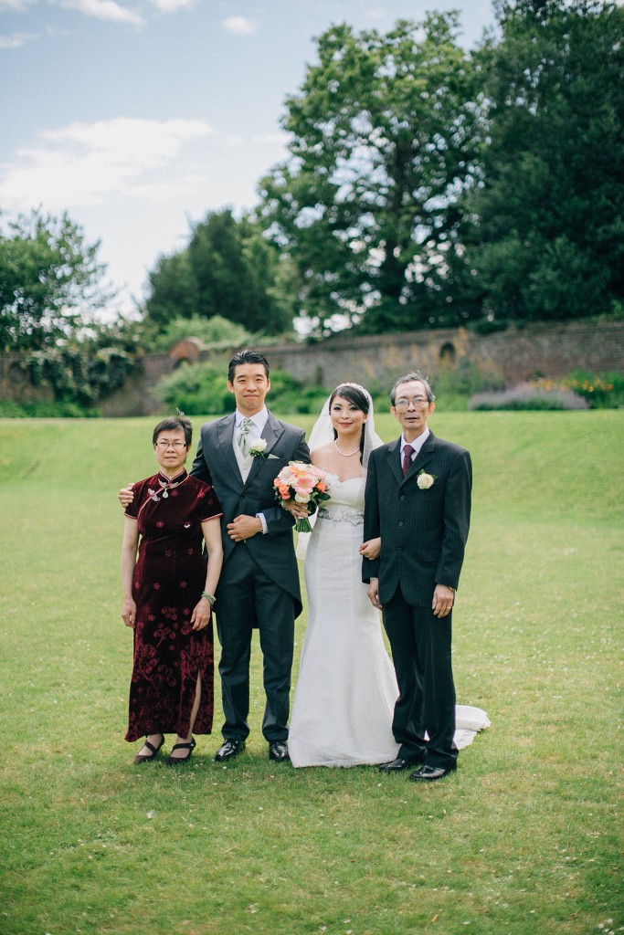 nicholas-lau-photo-photography-wedding-uk-london-asian-chinese-family-portrait-father-mother-in-law-bride-groom