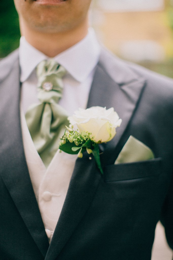 nicholas-lau-photo-photography-wedding-uk-london-asian-chinese-groom-tie-corsage-white-flower-grey-suit