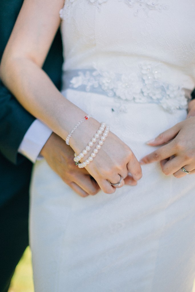 nicholas-lau-photo-photography-wedding-uk-london-asian-chinese-pearl-bracelet-white-dress-bride-groom