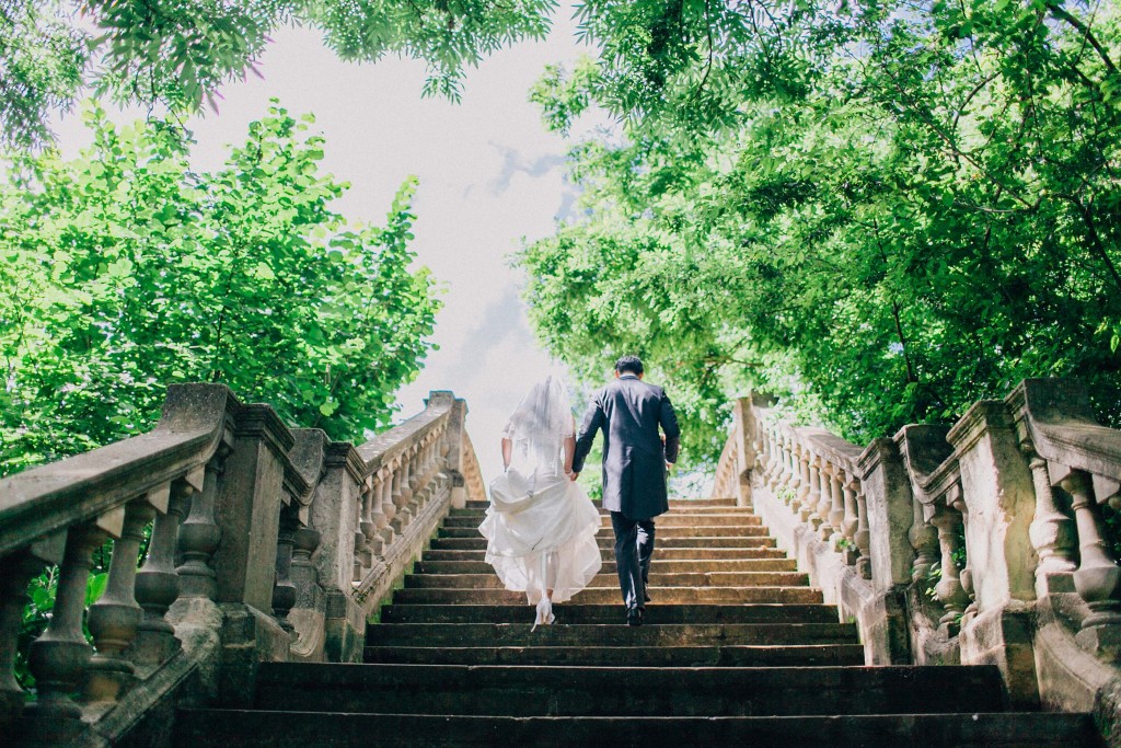 nicholas-lau-photo-photography-wedding-uk-london-asian-chinese-staircase-to-heaven-bride-groom-ascend