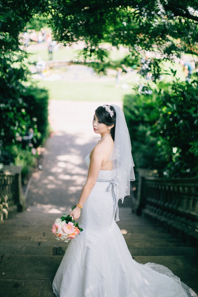 nicholas-lau-photo-photography-wedding-uk-london-asian-chinese-veil-stairs-garden-bride-canopy-york-house-twickenham