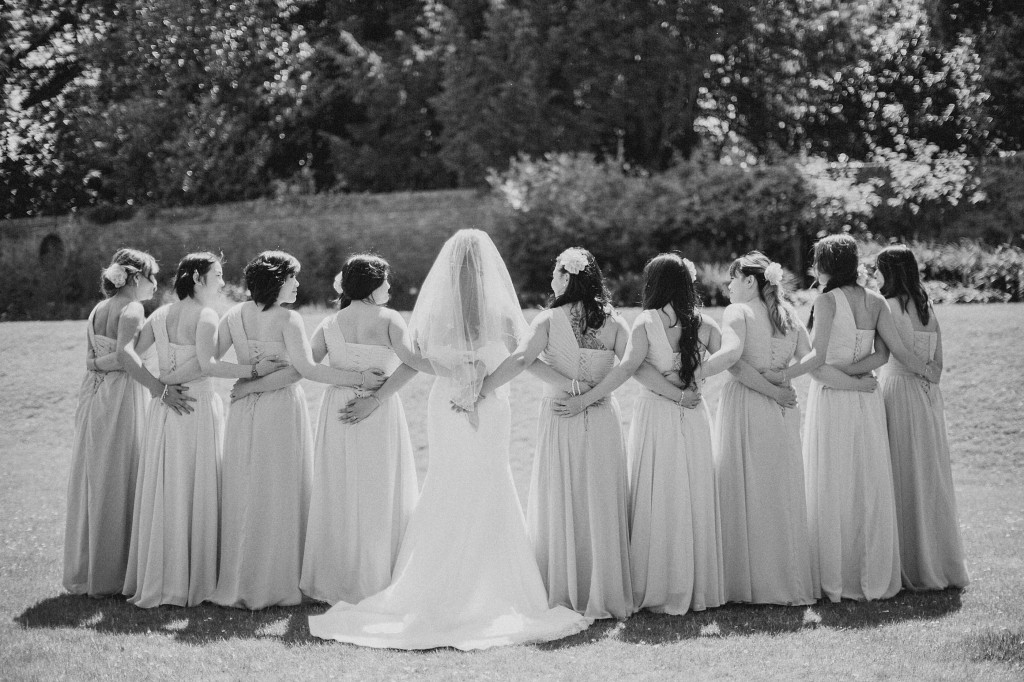 nicholas-lau-photo-photography-wedding-uk-london-asian-chinese-york-house-bridal-party-black-white-facing-away