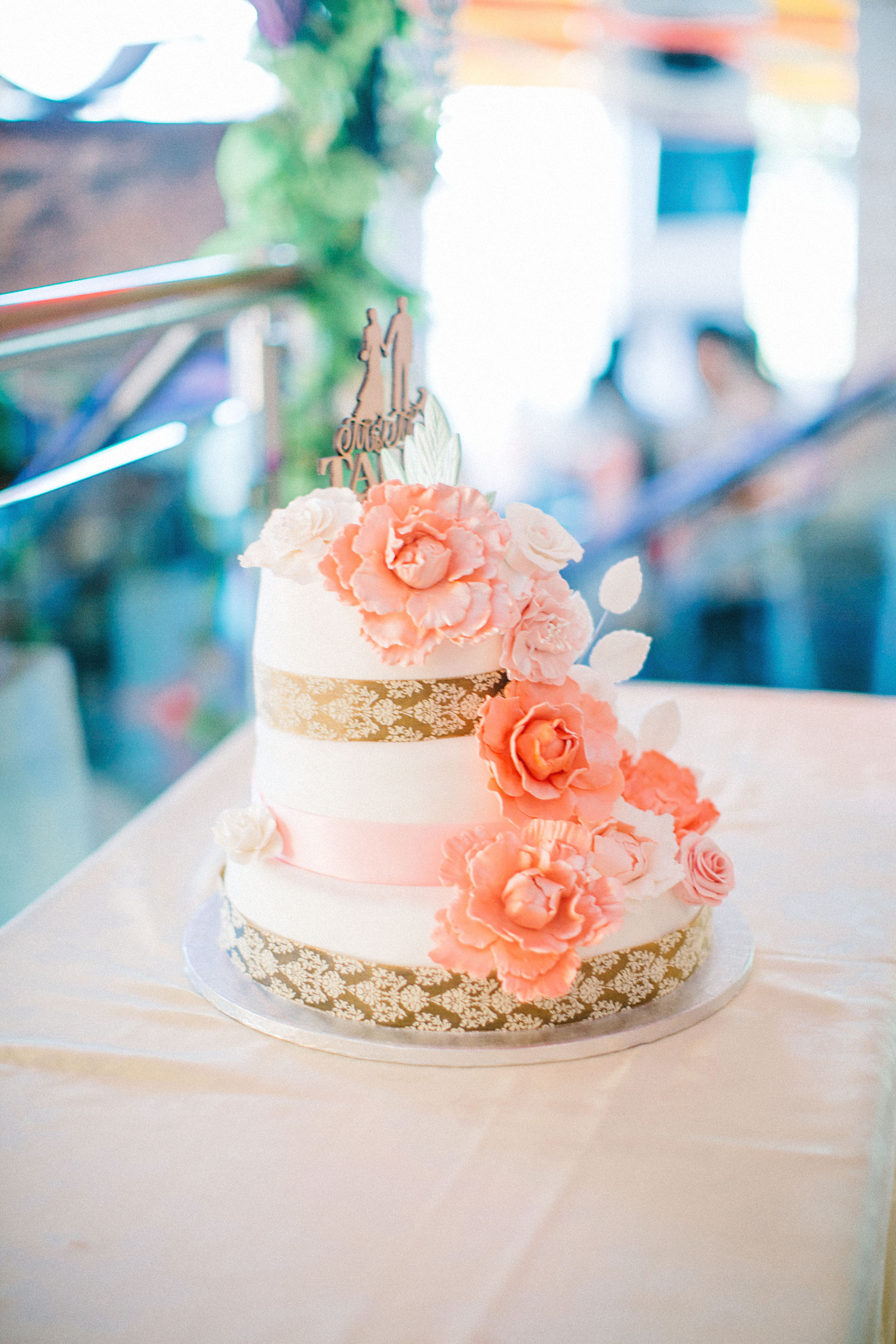 nicholas-lau-photo-photography-fine-art-film-wedding-london-asian-chinese-uk-mulitcultural-ceremony-reception-coral-pink-cake