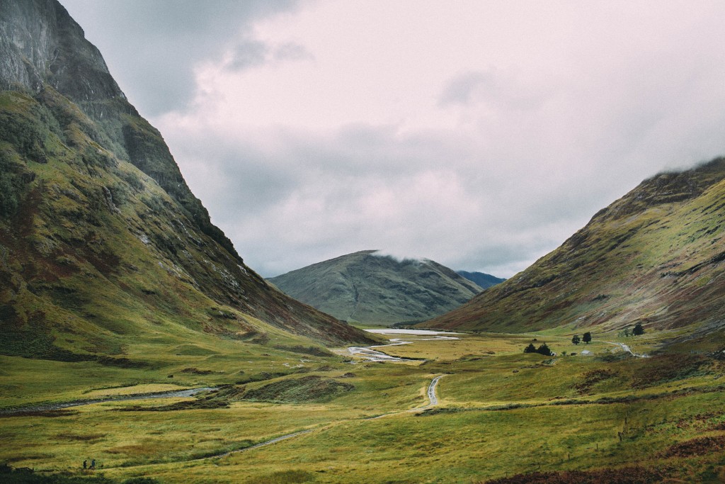 nicholas-lau-photo-photography-film-fine-art-wanderlust-travel-scotland-mountains-valley-streams-water-clouds-scenic-green-vase-wilderness-beautiful