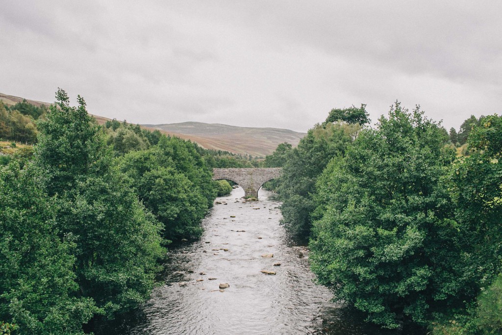 nicholas-lau-photo-photography-scotland-isle-of-skye-wanderlust-film-carmencita-lab-fine-art-bridge-river-stream-stone-old