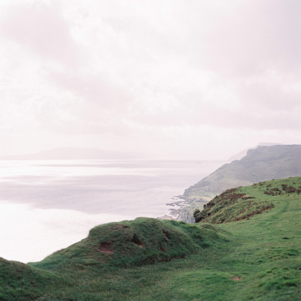 nicholas-lau-photo-photography-scotland-isle-of-skye-wanderlust-film-carmencita-lab-fine-art-cliffs-ocean-blue-sea