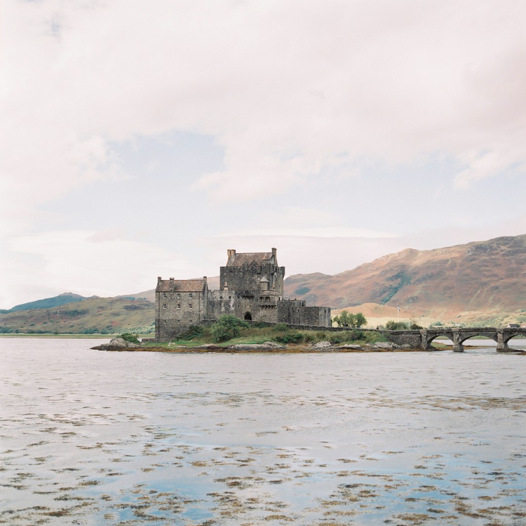 nicholas-lau-photo-photography-scotland-isle-of-skye-wanderlust-film-carmencita-lab-fine-art-eilean-donan-castle-the-highlander