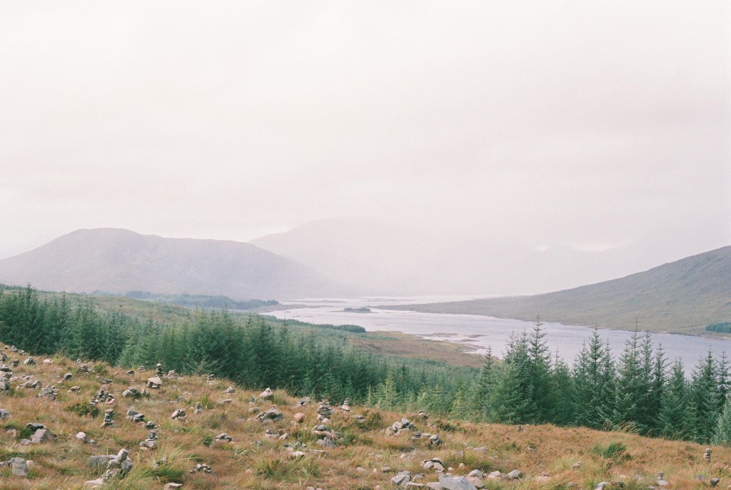 nicholas-lau-photo-photography-scotland-isle-of-skye-wanderlust-film-carmencita-lab-fine-art-loch-lake-pine-trees-evergreens-mountains