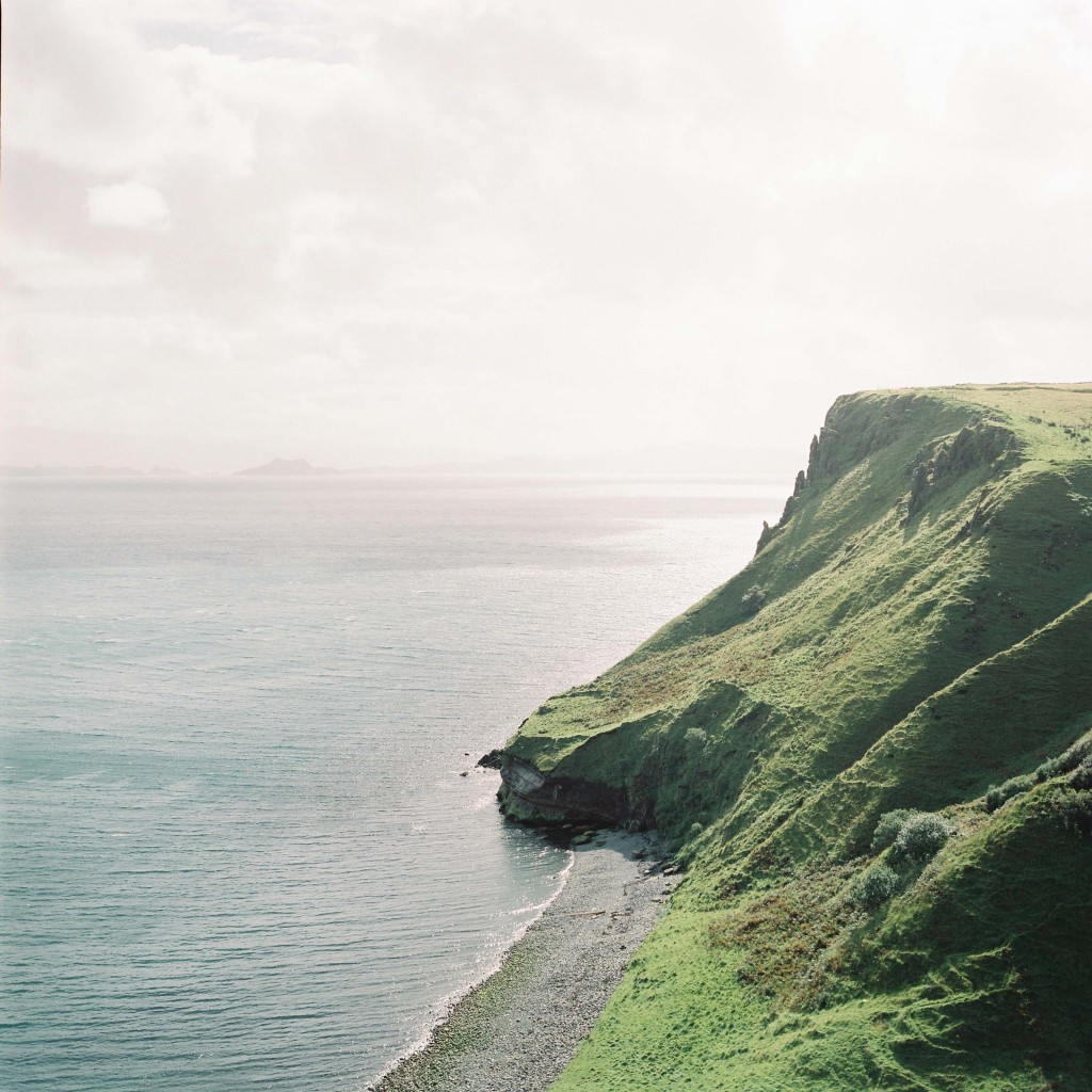 nicholas-lau-photo-photography-scotland-isle-of-skye-wanderlust-film-carmencita-lab-fine-art-rocks-cliffs-ocean-blue-sea