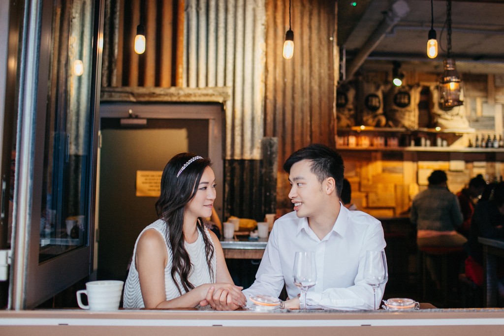 nicholas-lau-photo-photography-St-Dunstan-in-the-East-church-cathedral-london-landmark-engagement-chinese-couple-photoshoot-borough-market-rabot-cafe-coffee-date-chocolate-foodie-window-bar-seat