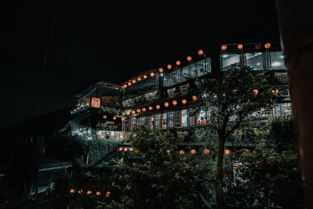 nicholas-lau-photography-lanterns-taiwan-taipei-jiufen-wulai-travel-blogger-vlogger-at-night